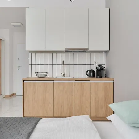 Modern Studio Slonimskiego With Balcony By Renters
