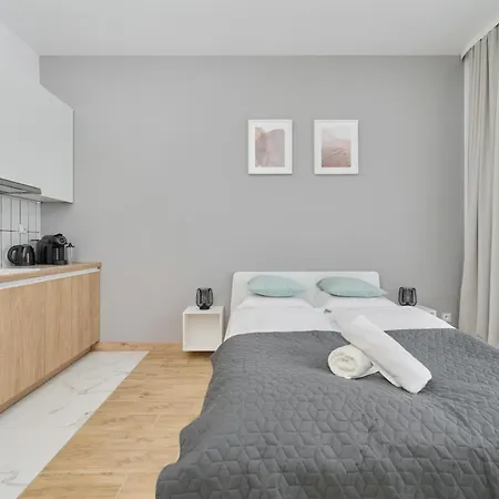 Appartamento Modern Studio Slonimskiego With Balcony By Renters