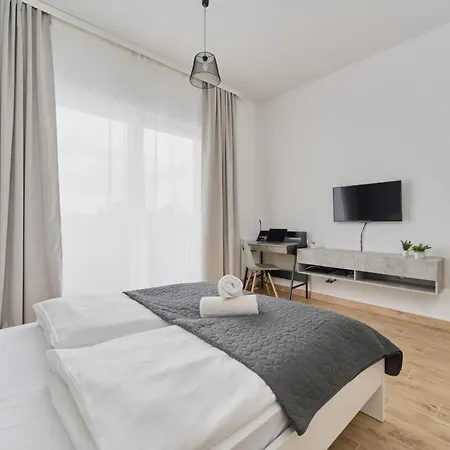 Modern Studio Slonimskiego With Balcony By Renters * Breslavia