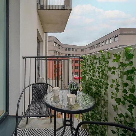 Modern Studio Slonimskiego With Balcony By Renters Апартаменты *